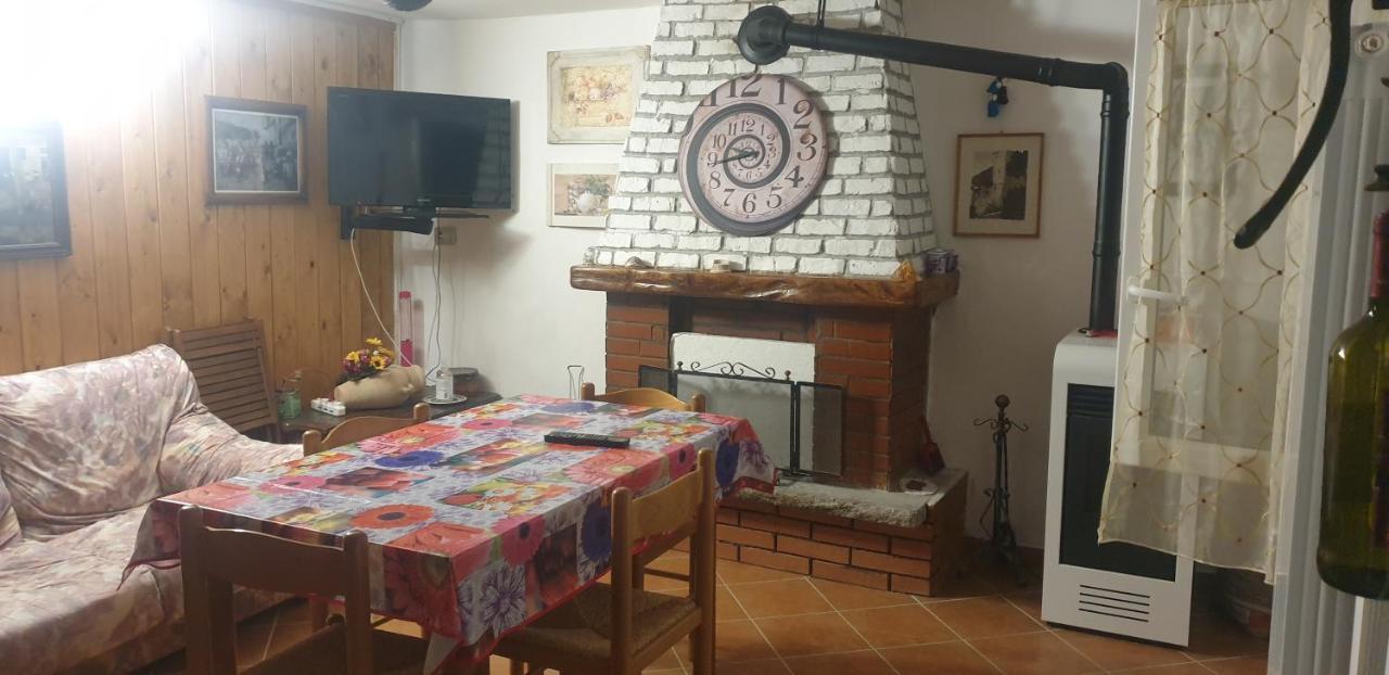 Casa Vacanze Mingos Lodio Di La Appartement Carpineta Buitenkant foto